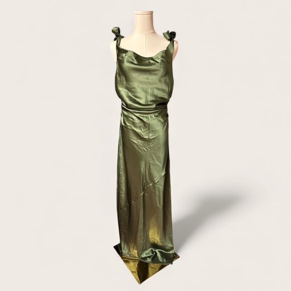 Selma Off Shoulder Maxi Dress Measurements- see measurements for size - Picture 3 of 7